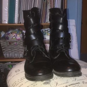 Combat boots with buckles